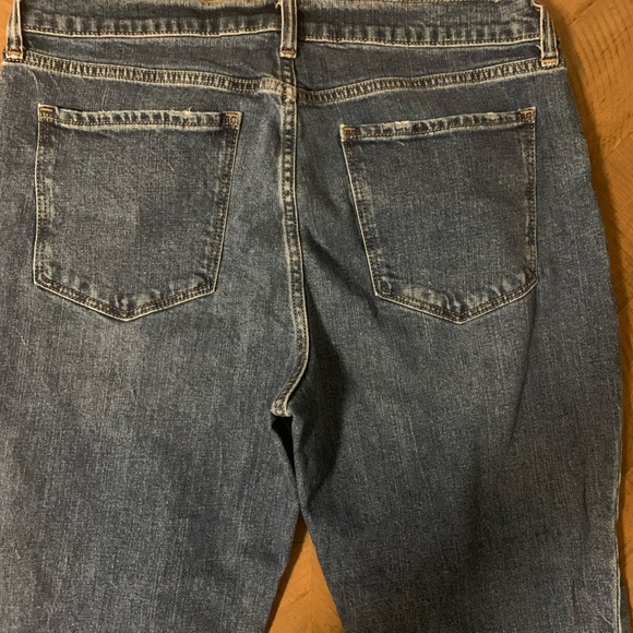 Old Navy Distressed Boyfriend Mid Rise Jeans Sz 12 - Picture 7 of 8